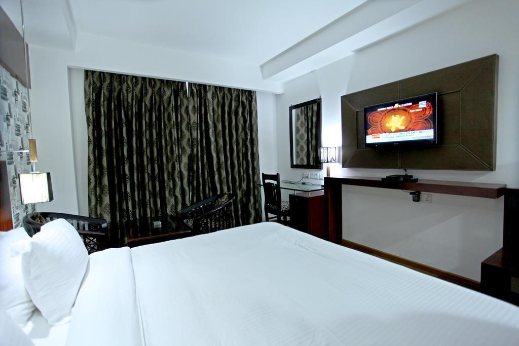 Hotel Shuhul Continental New Delhi Room photo